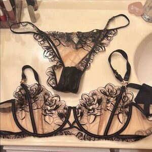Elegant Black and Cream Lace Lingerie Set